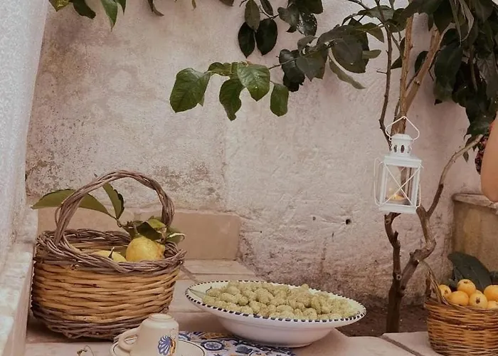 Hotel La Dimora Della Dea Estia 3*